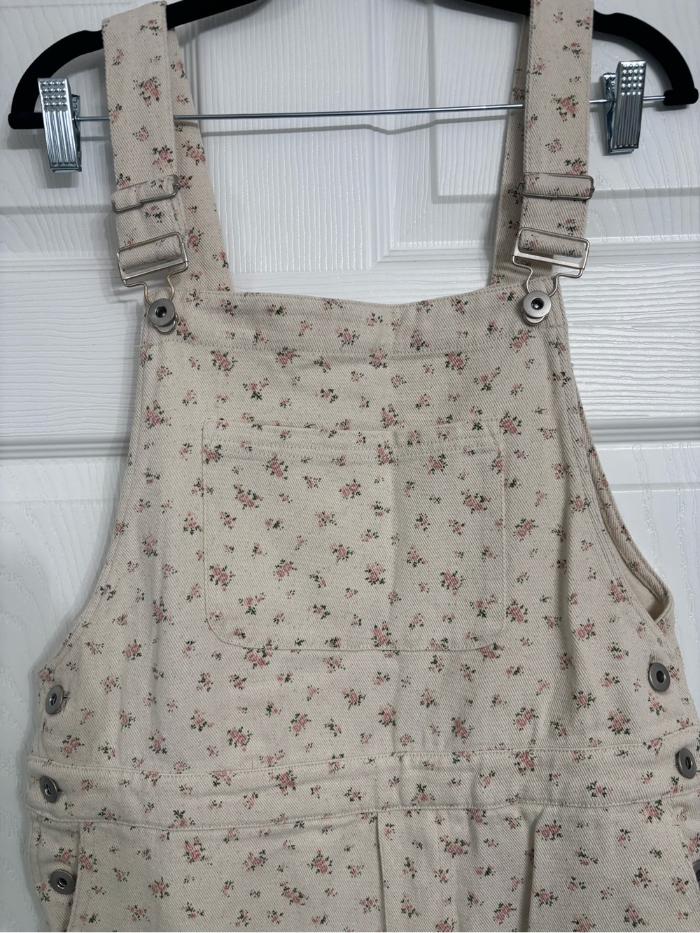 Very J Cream Floral women’s Overalls